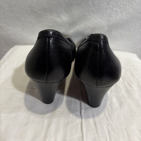 Tory Burch Peep Toe Sally Wedge Pumps 8M Black Pebble Silver Logo Leather Shoes - Picture 2 of 15